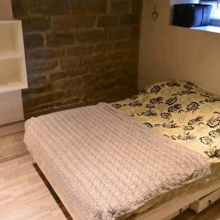 Cozy Near Old Town Apartment
