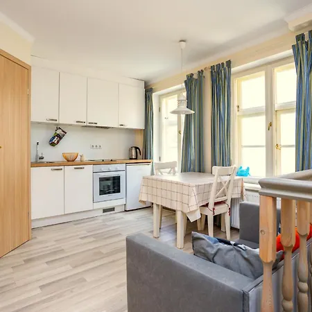 Cozy Near Old Town Apartment